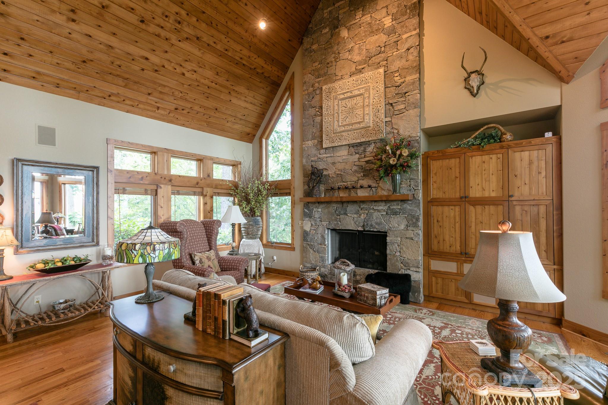 456 Spring House Drive thumbnail image 9