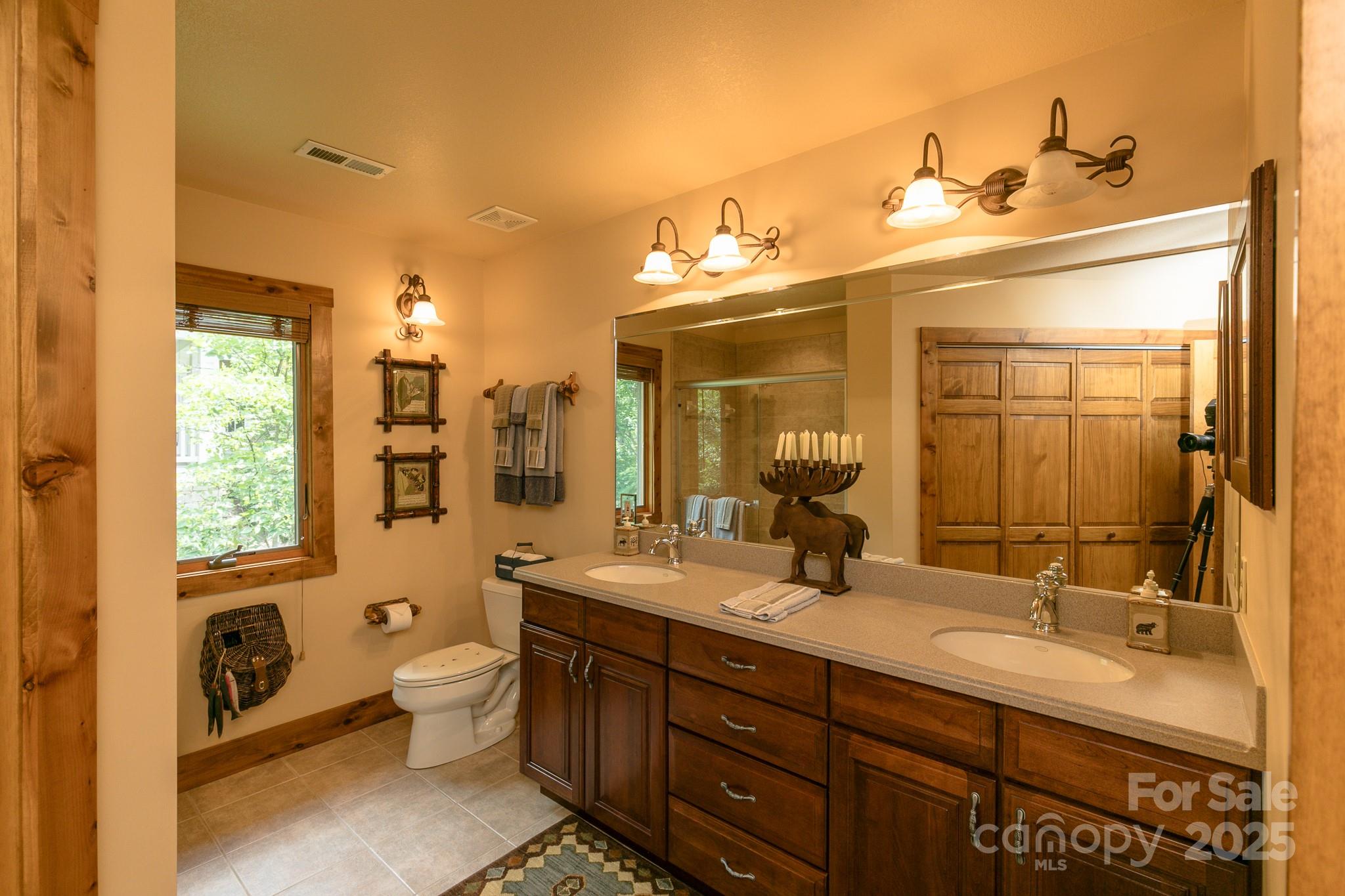 456 Spring House Drive thumbnail image 26