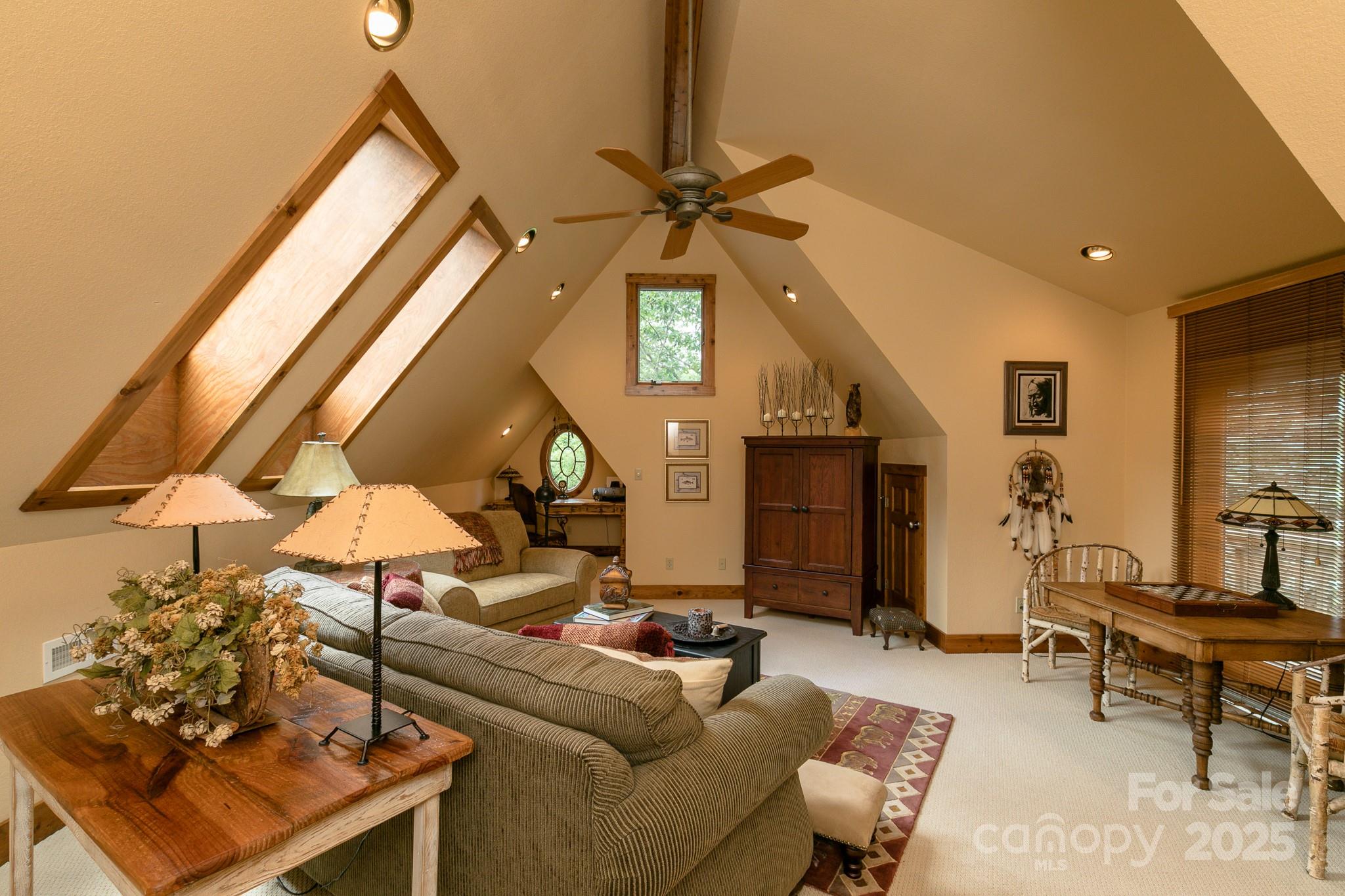 456 Spring House Drive thumbnail image 28