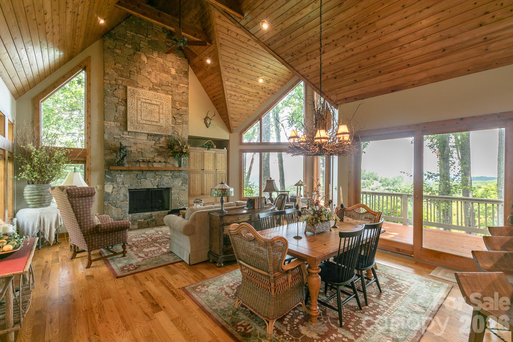 456 Spring House Drive thumbnail image 7