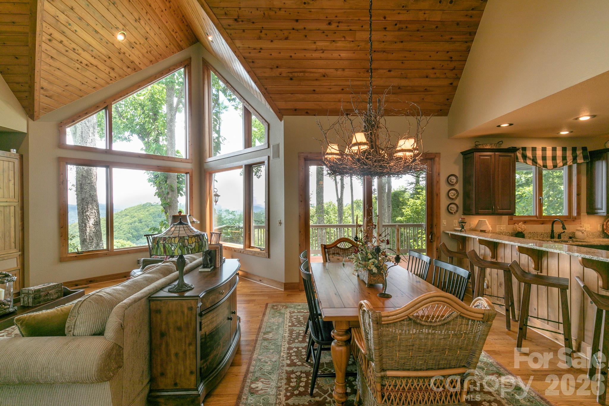 456 Spring House Drive thumbnail image 8