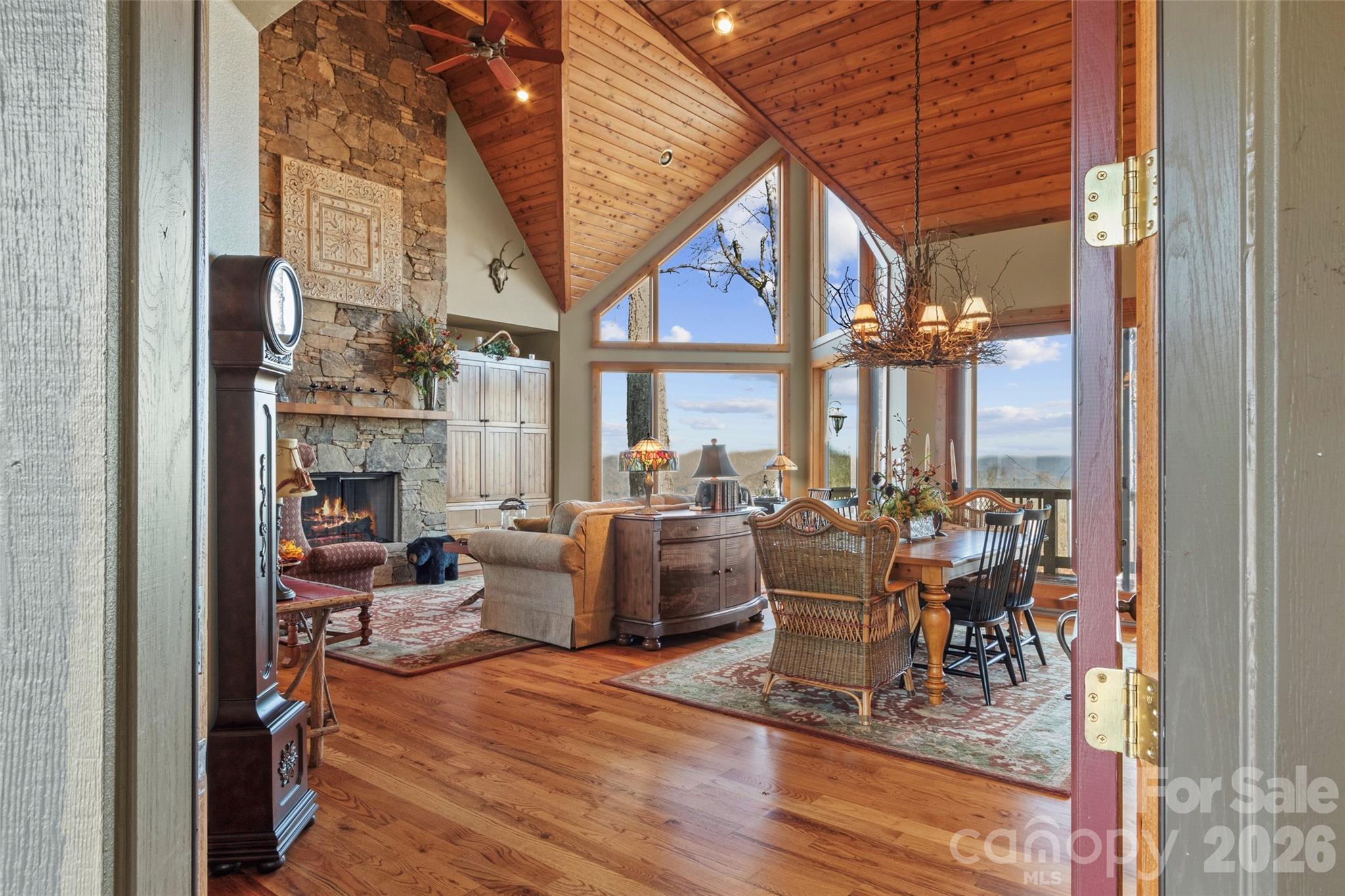 456 Spring House Drive thumbnail image 3