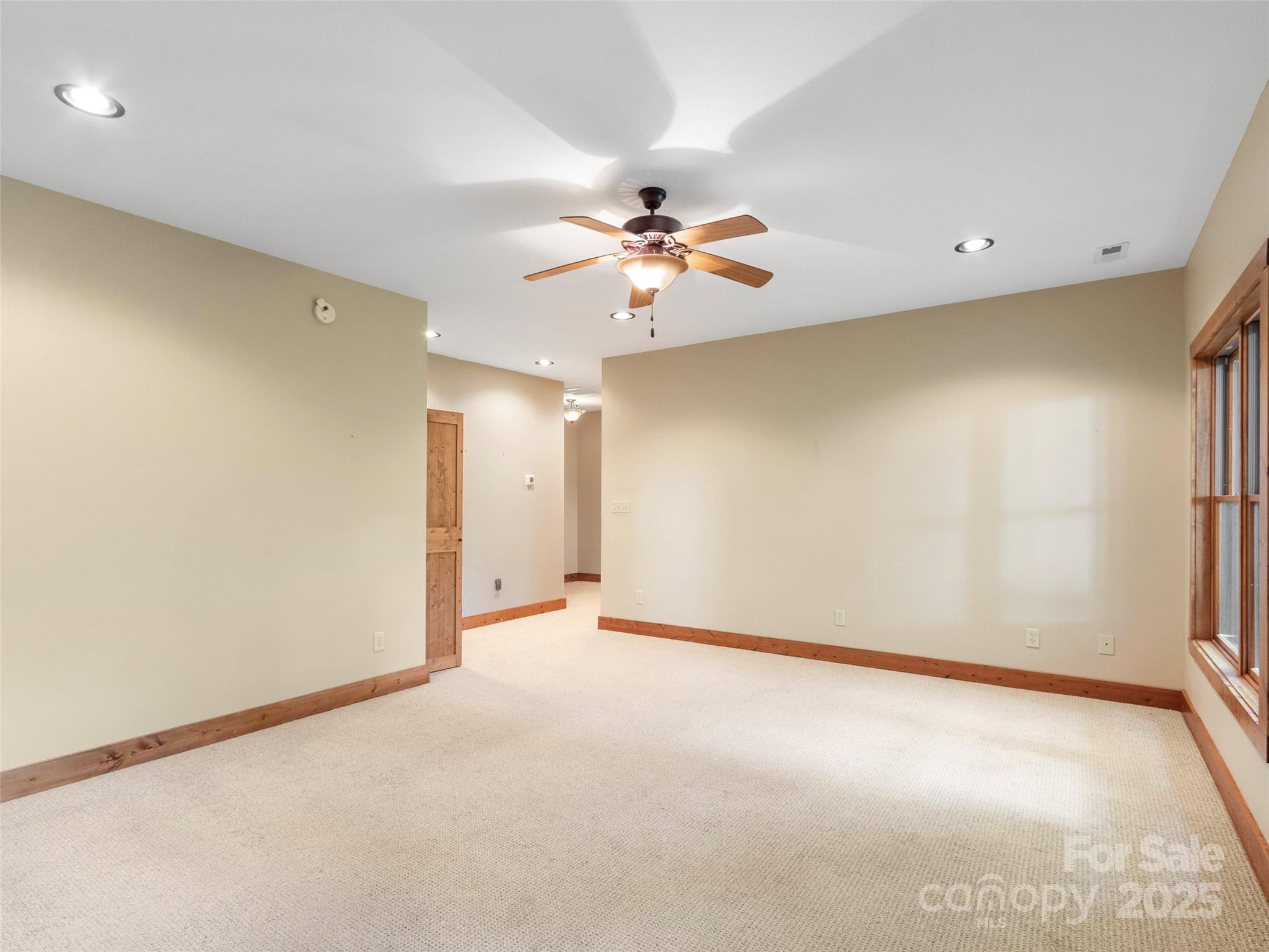 321 Sunset Point Road thumbnail image 31