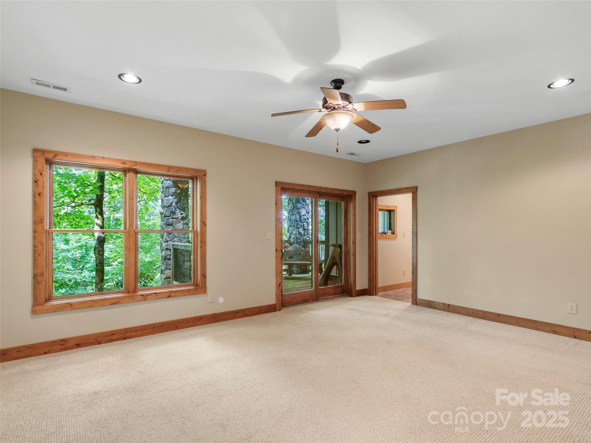 321 Sunset Point Road thumbnail image 32