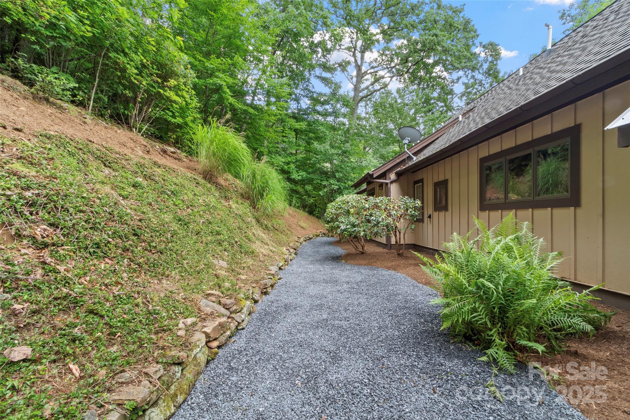 321 Sunset Point Road thumbnail image 40