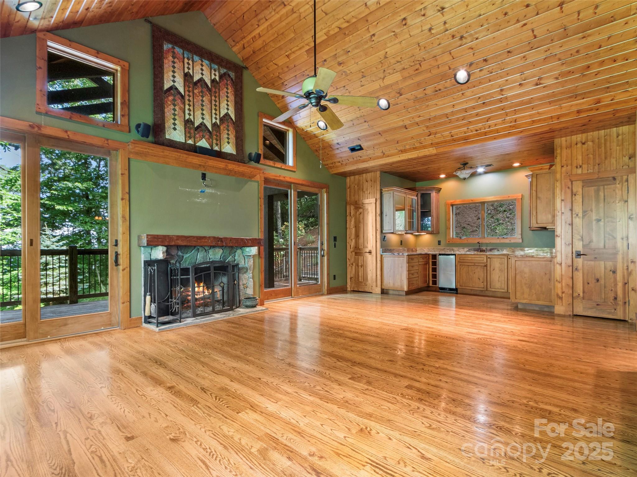 321 Sunset Point Road thumbnail image 6