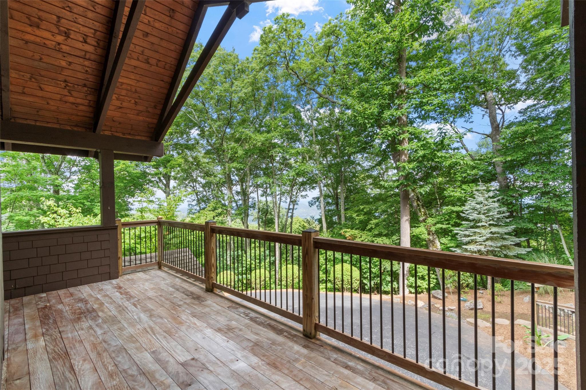 321 Sunset Point Road thumbnail image 19