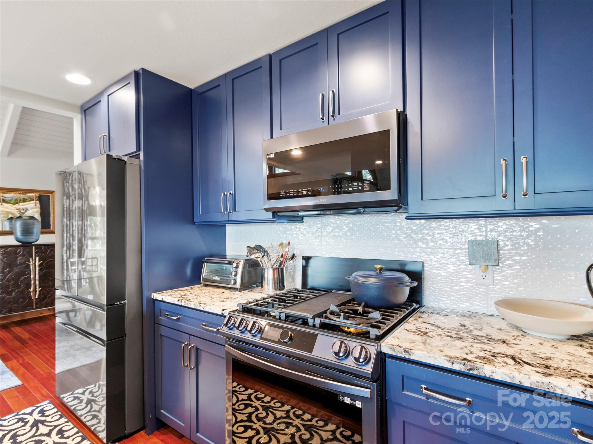 430 Rhododendron Lane thumbnail image 14