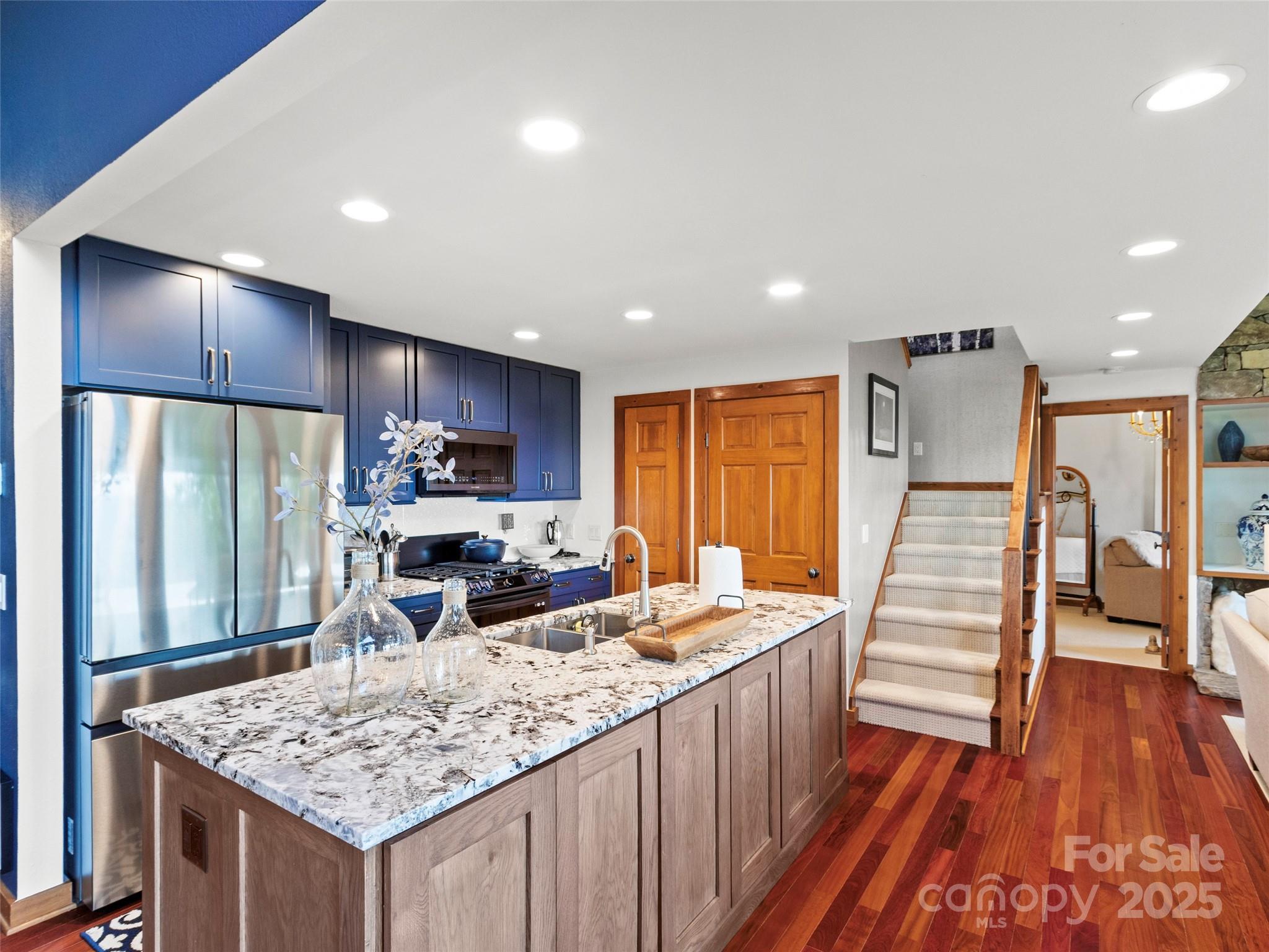 430 Rhododendron Lane thumbnail image 16