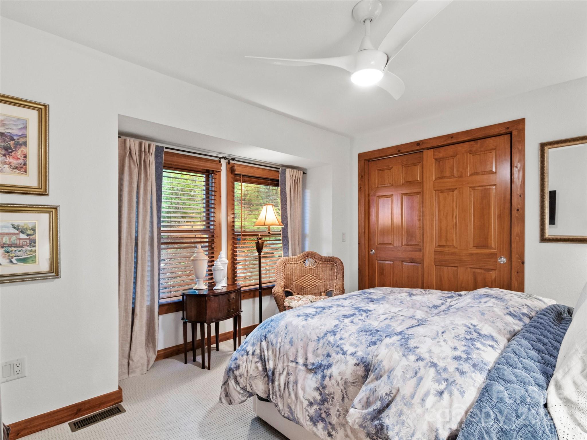 430 Rhododendron Lane thumbnail image 21