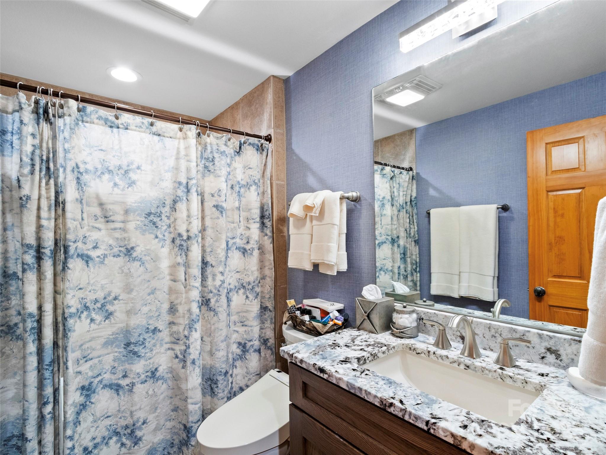 430 Rhododendron Lane thumbnail image 23