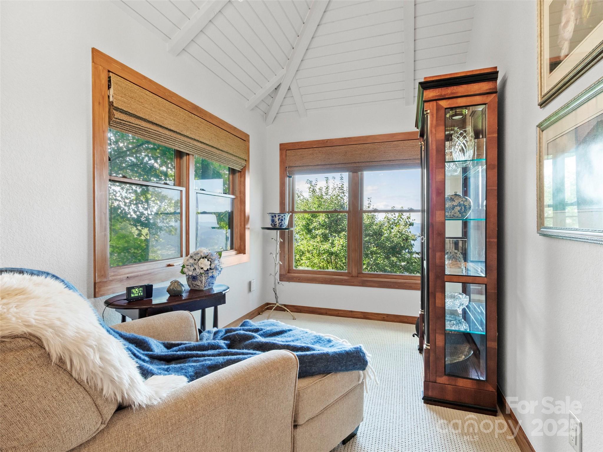 430 Rhododendron Lane thumbnail image 25