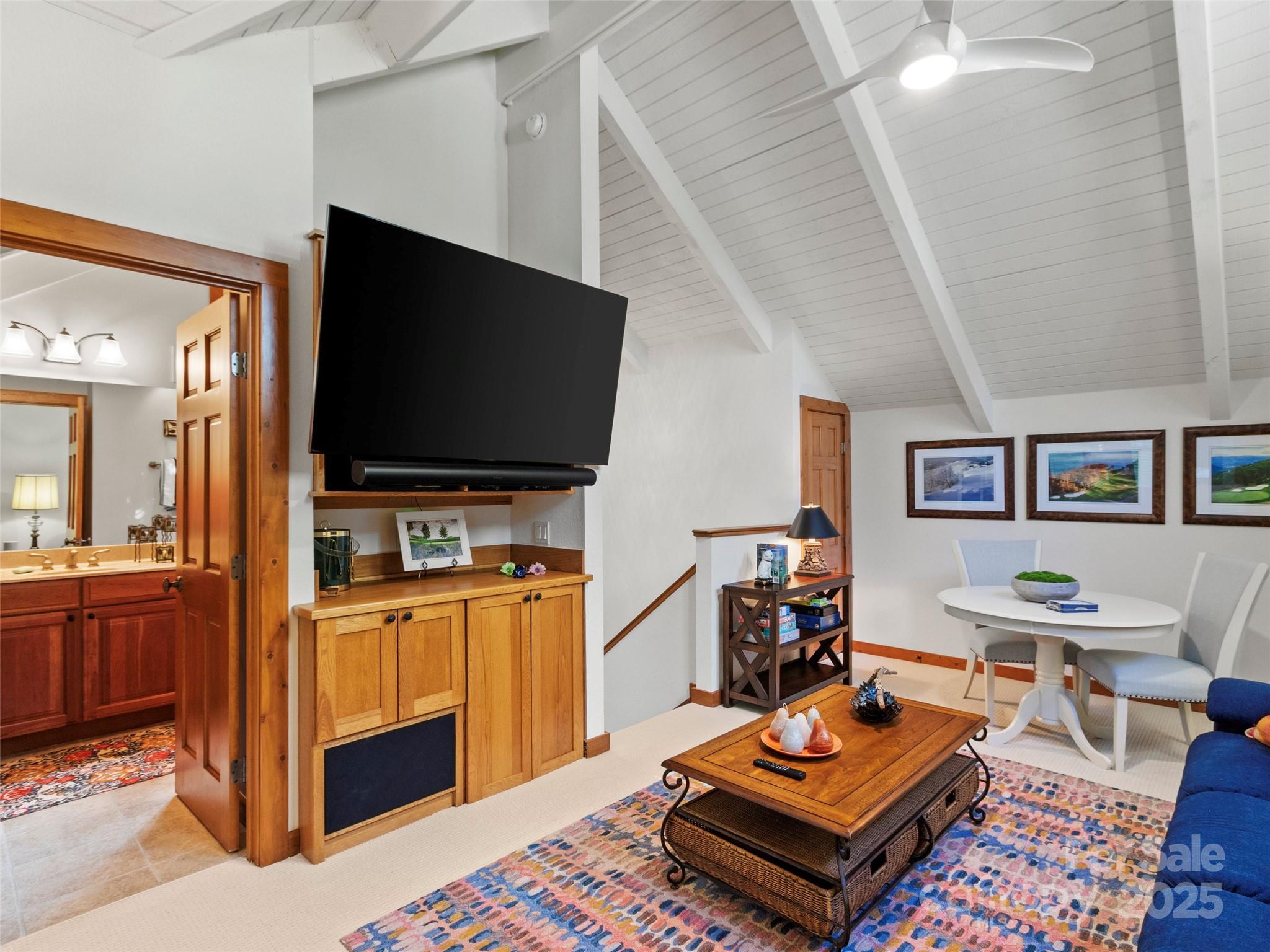 430 Rhododendron Lane thumbnail image 35