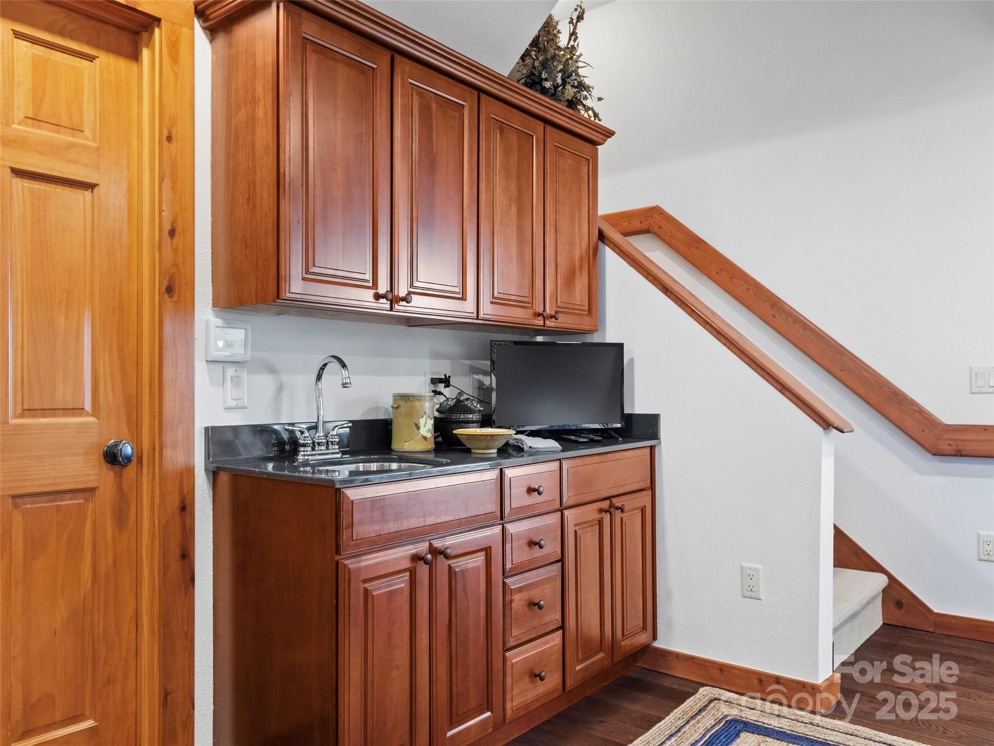 430 Rhododendron Lane thumbnail image 38