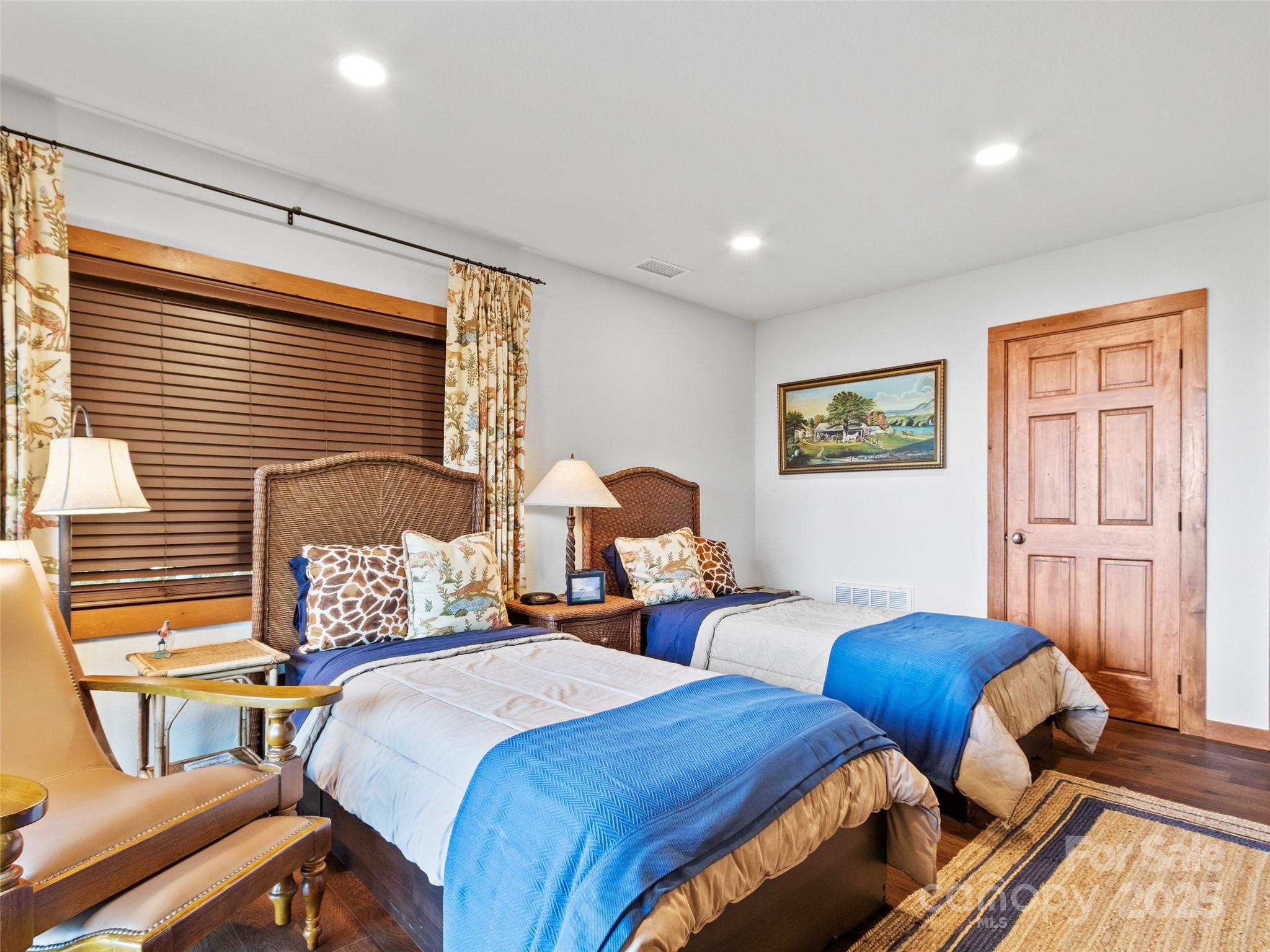 430 Rhododendron Lane thumbnail image 39