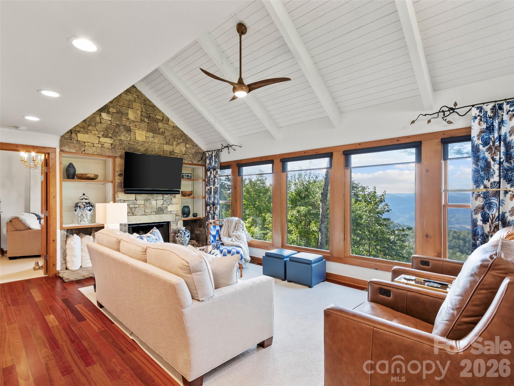 430 Rhododendron Lane thumbnail image 6