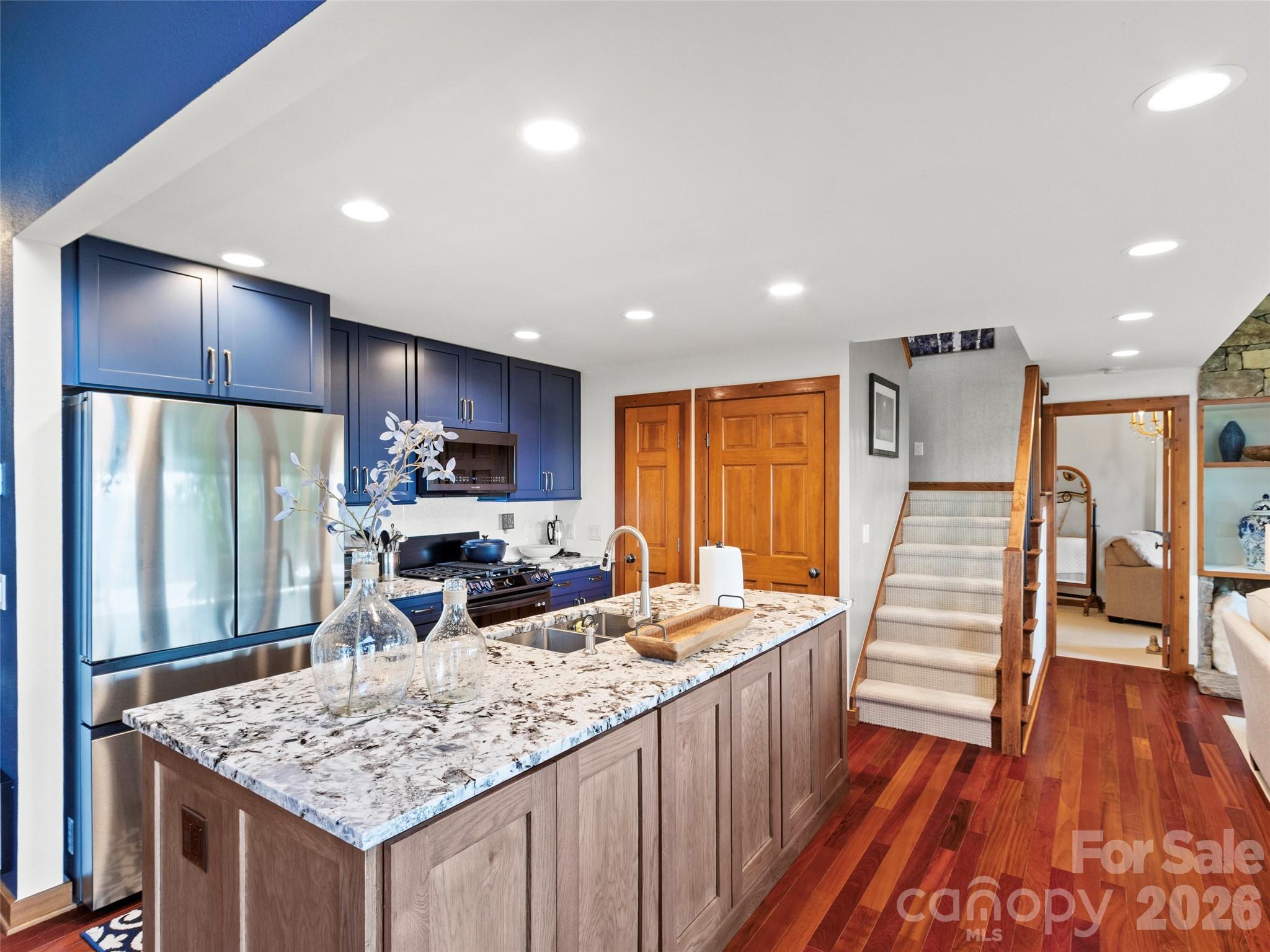 430 Rhododendron Lane thumbnail image 17