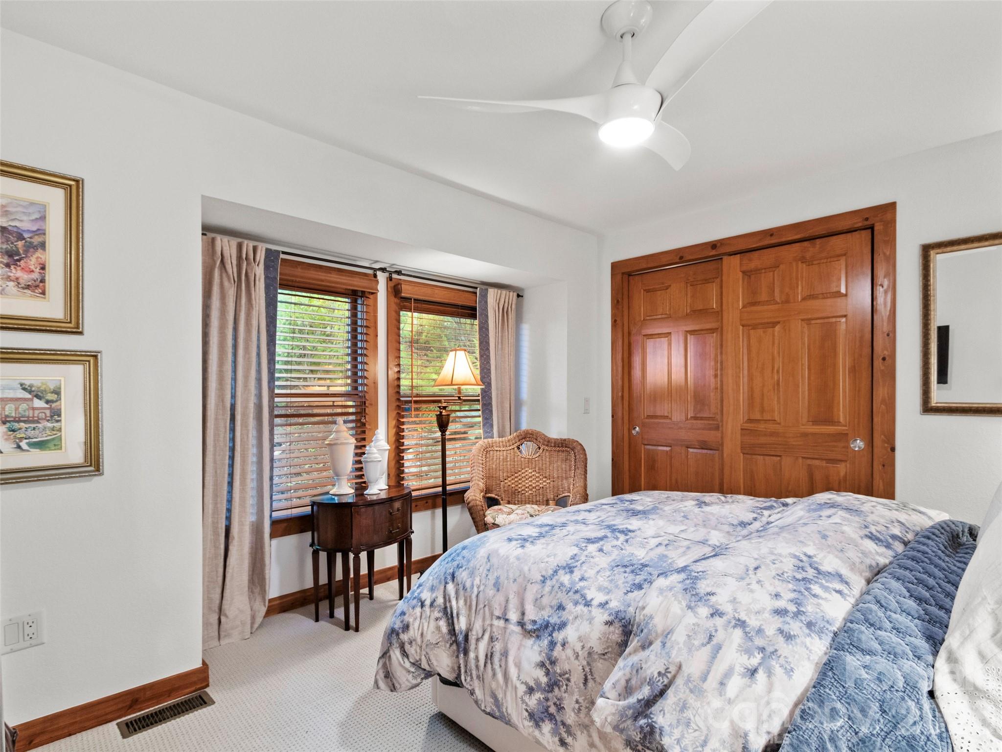 430 Rhododendron Lane thumbnail image 22