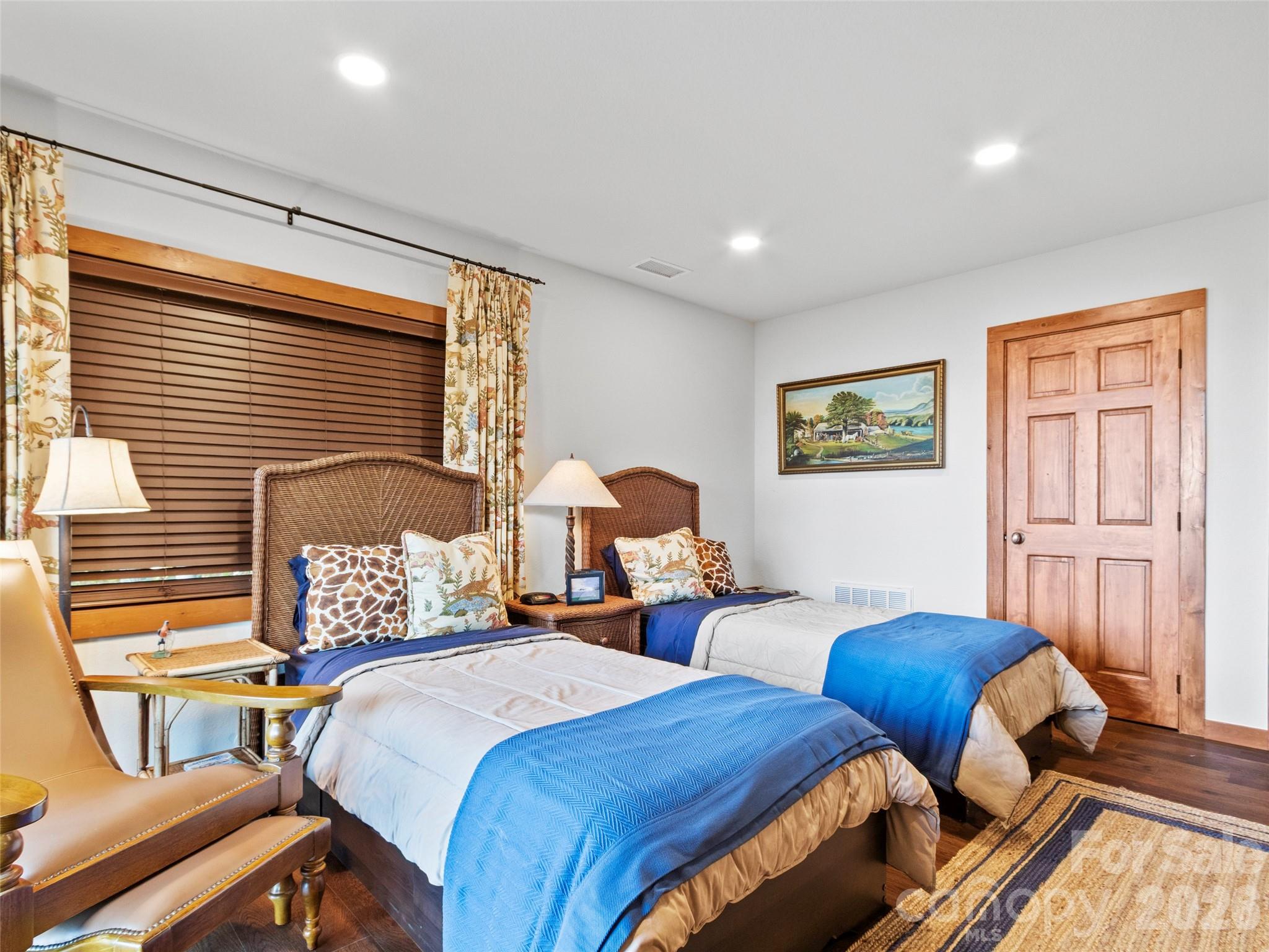 430 Rhododendron Lane thumbnail image 40