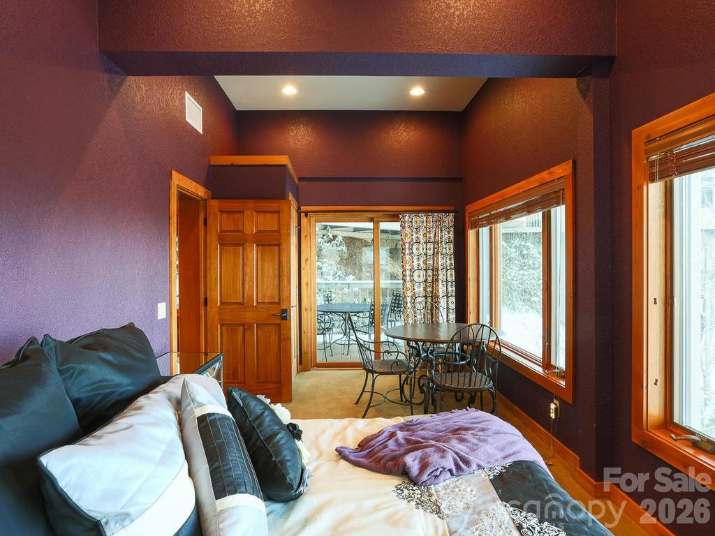 71 Ivy Ridge Road thumbnail image 22