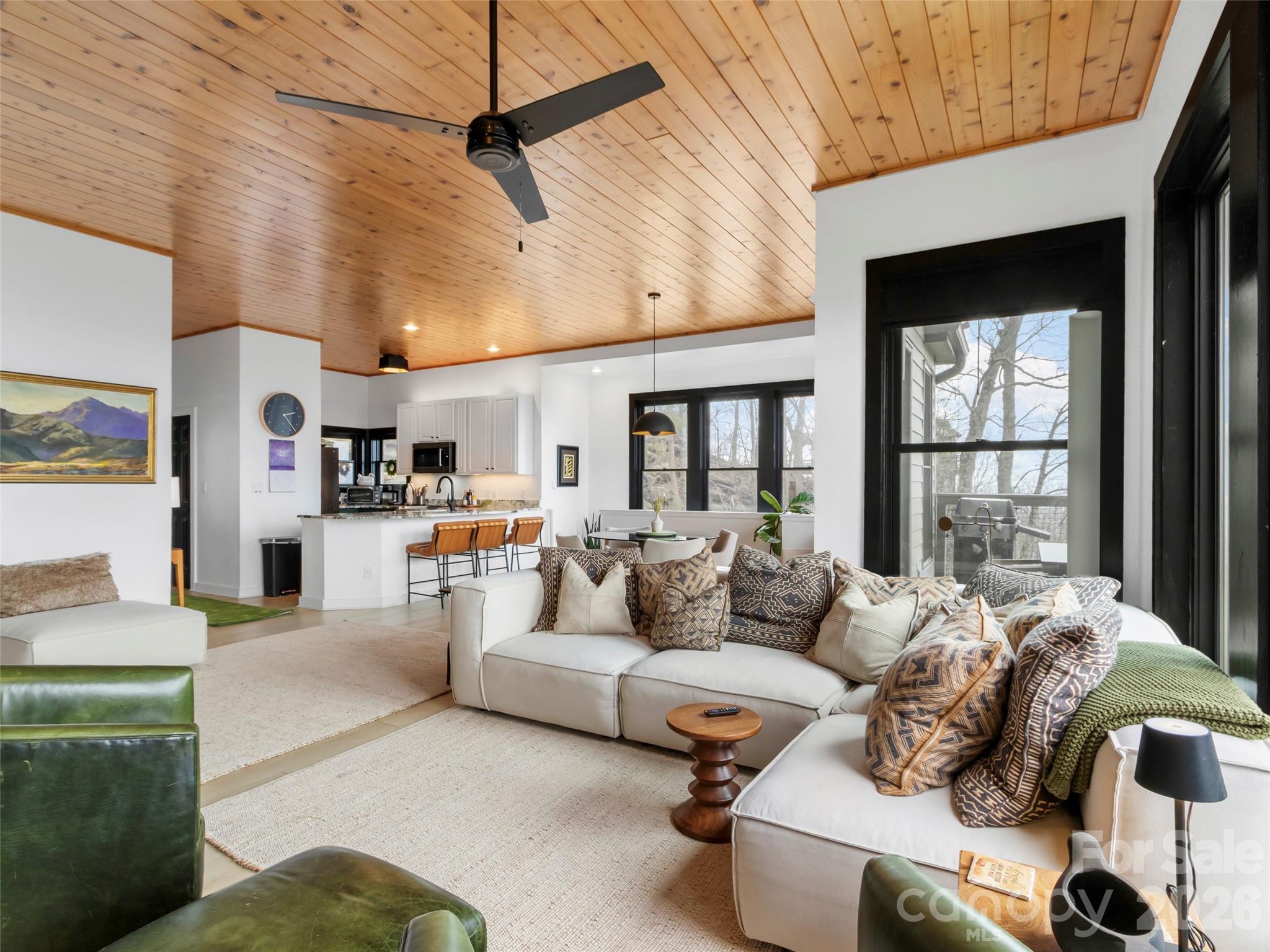 30 Club Villa Court B/5 thumbnail image 6