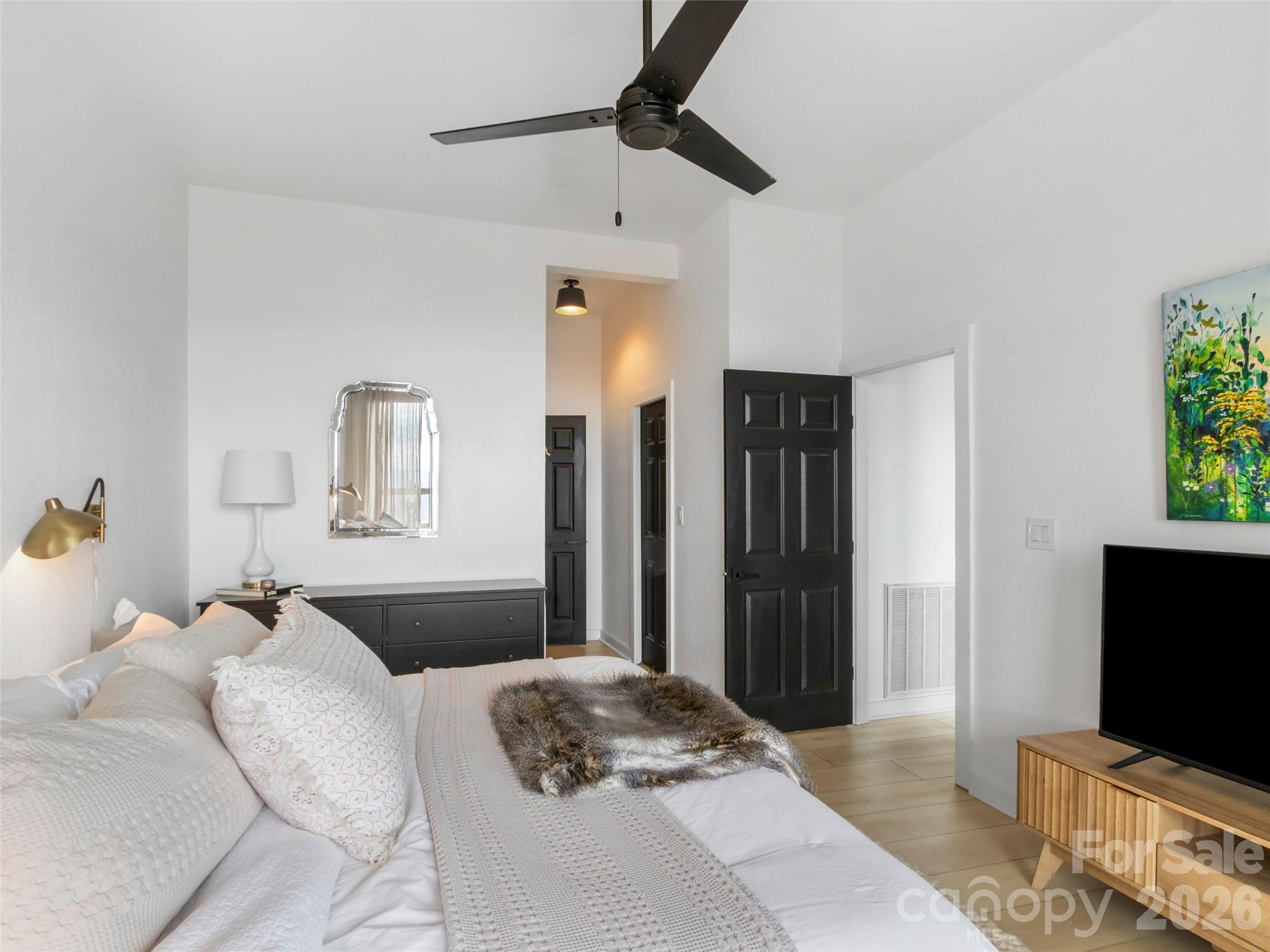 30 Club Villa Court B/5 thumbnail image 38