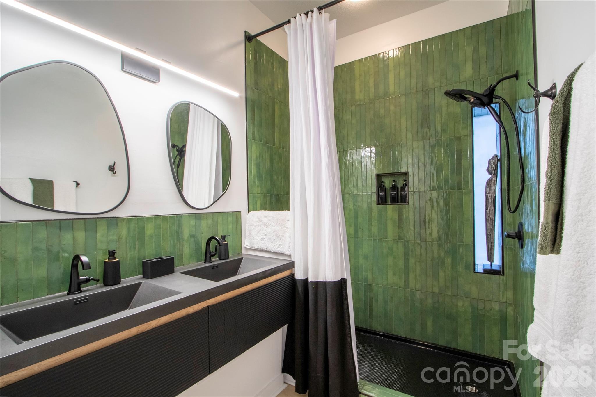 30 Club Villa Court B/5 thumbnail image 41