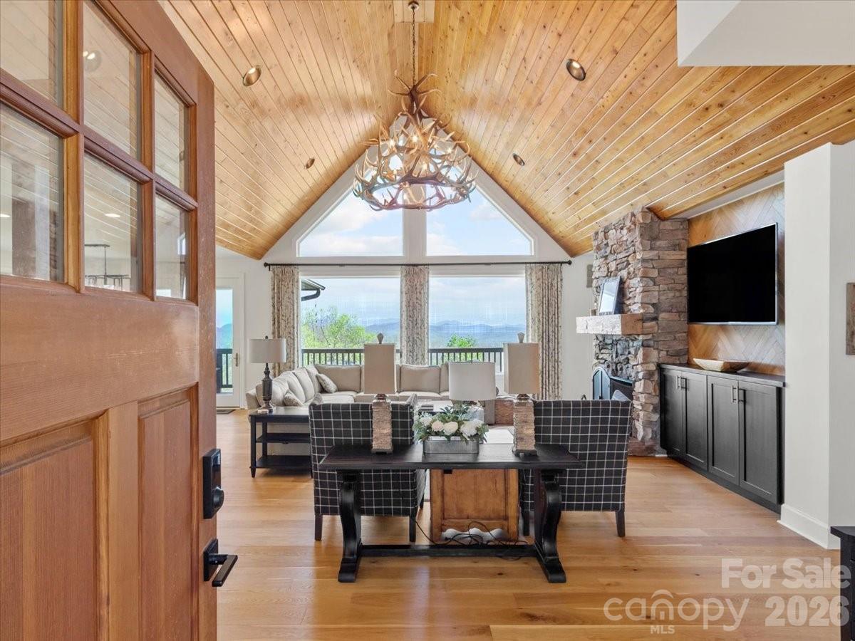 410 Springhouse Drive thumbnail image 3