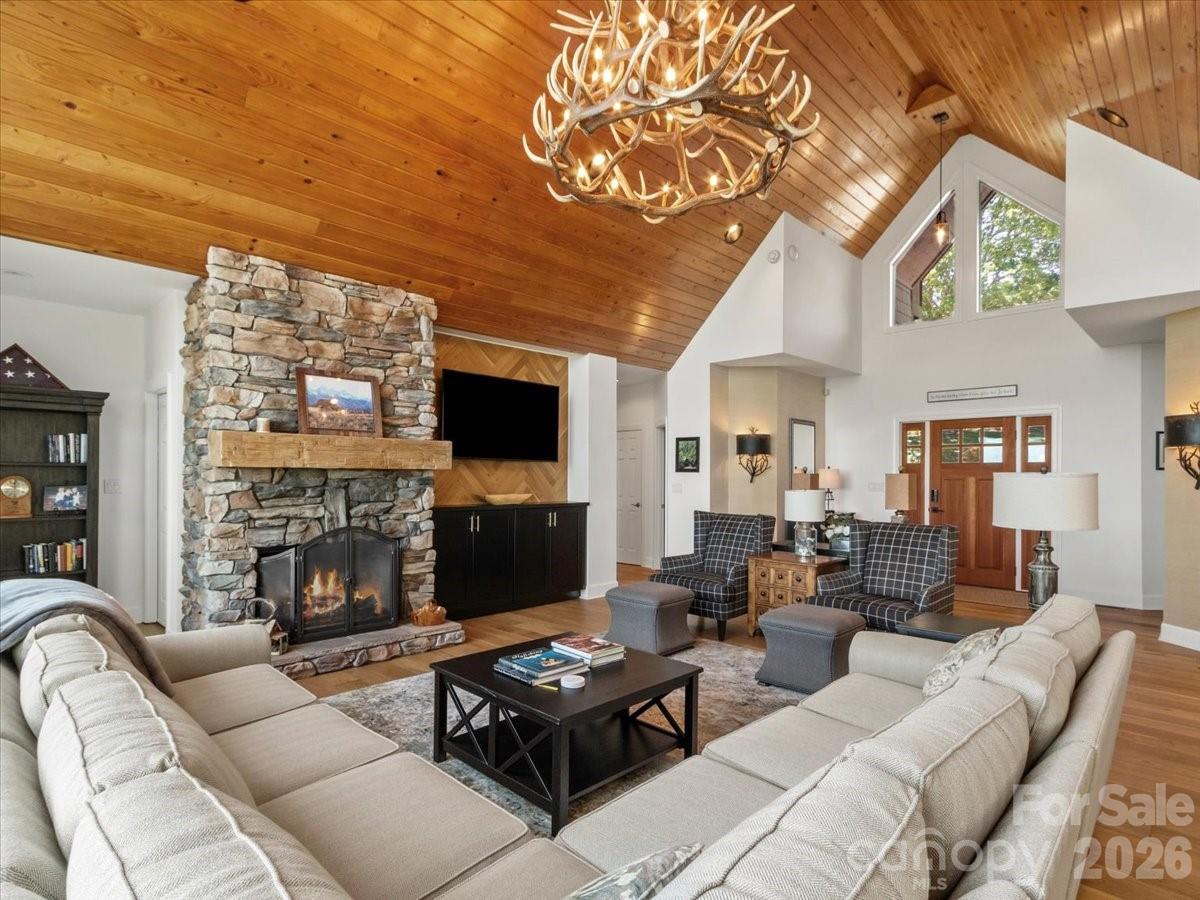 410 Springhouse Drive thumbnail image 6