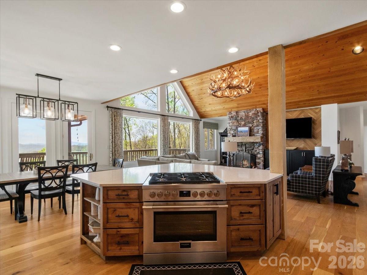 410 Springhouse Drive thumbnail image 10