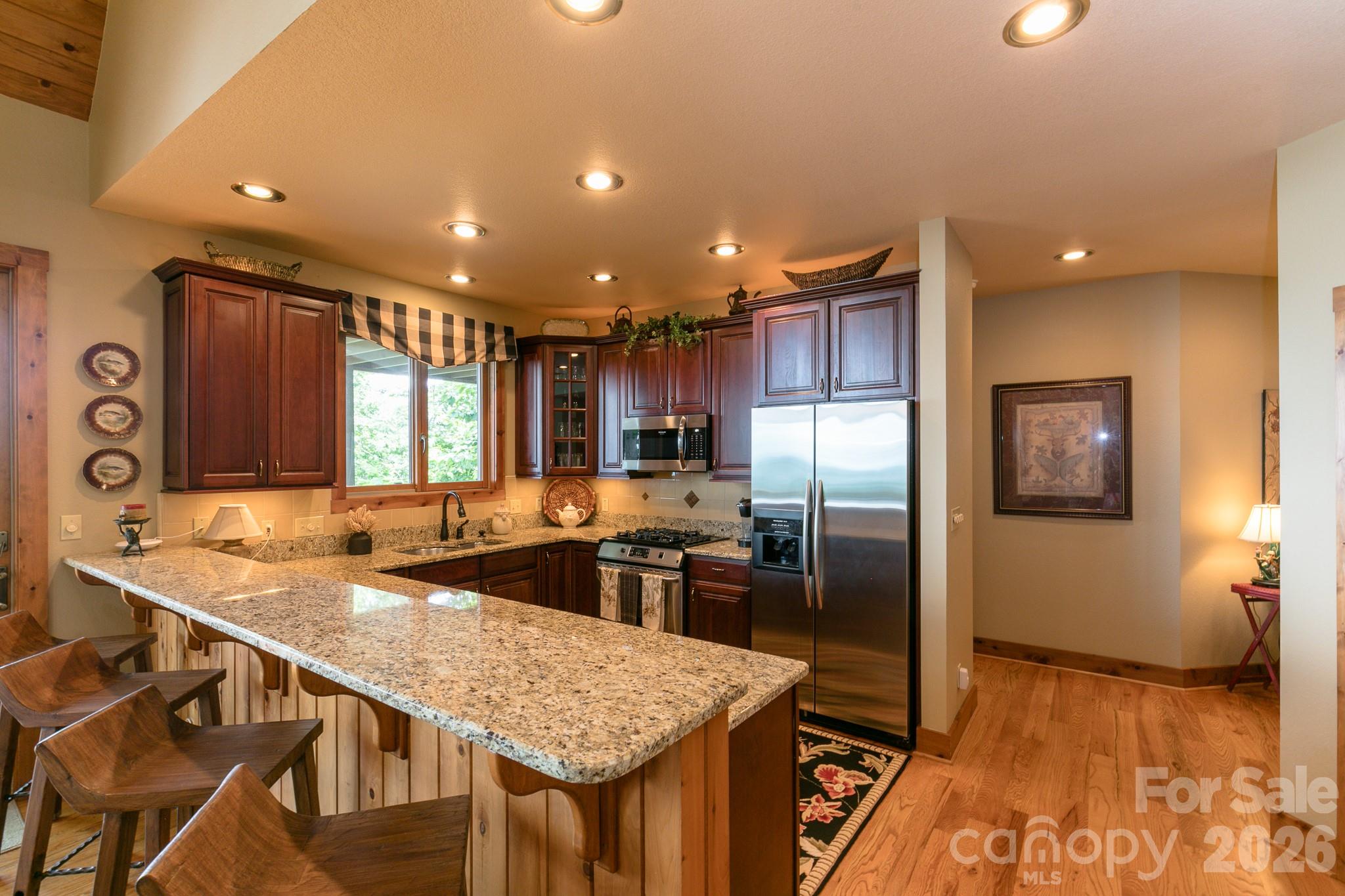 456 Spring House Drive thumbnail image 11
