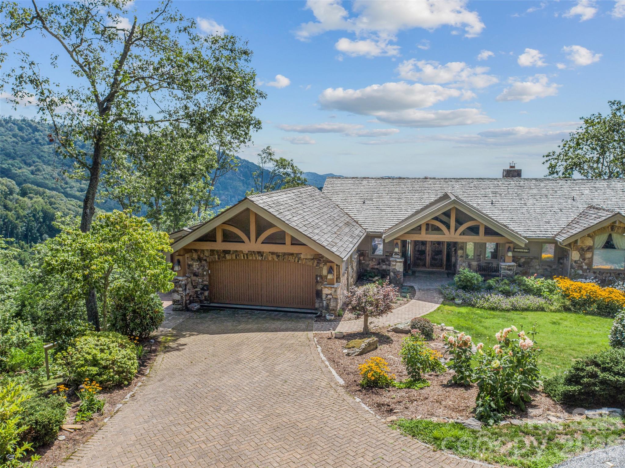 218 Slickrock Road thumbnail image 3