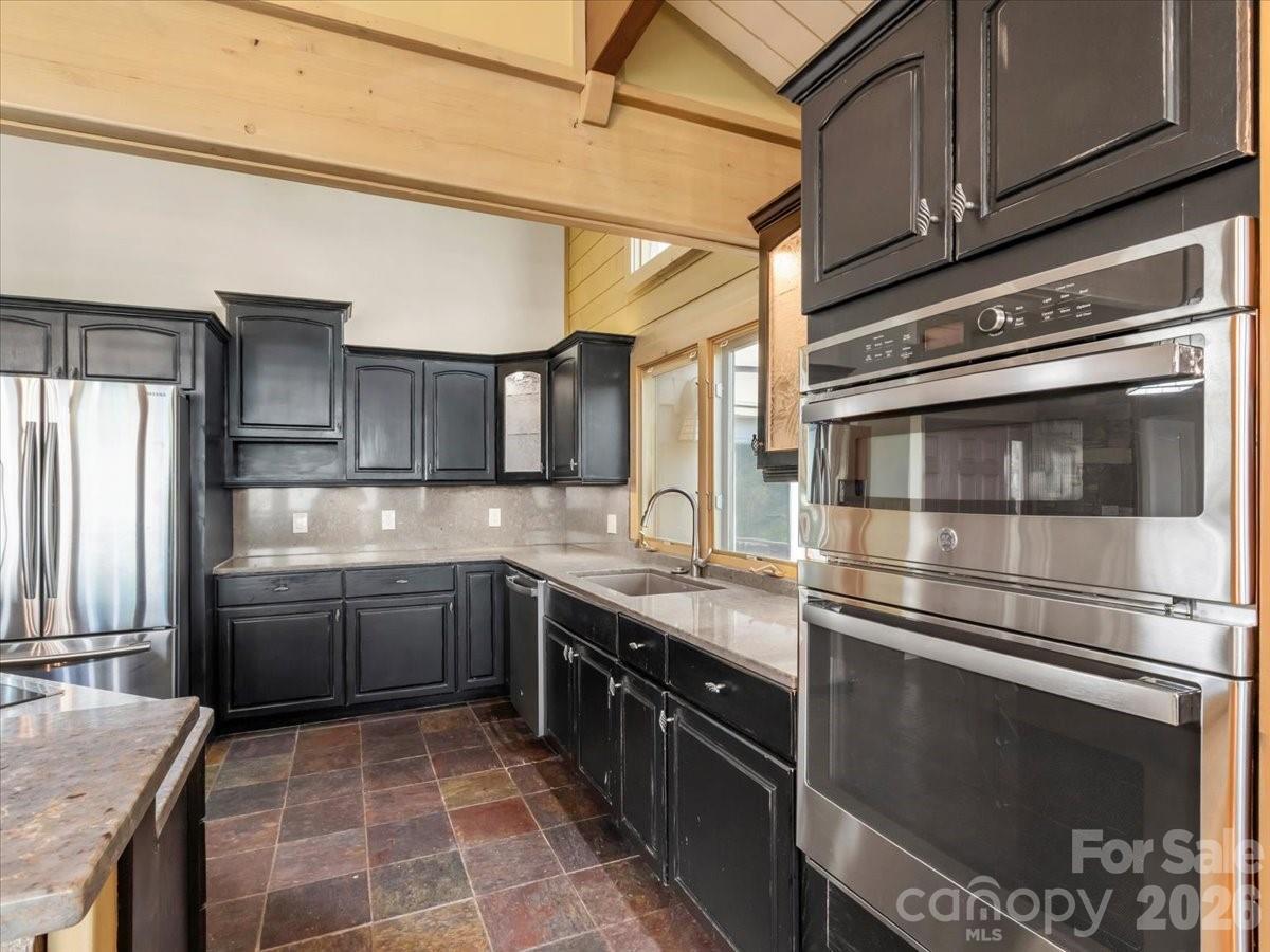 218 Slickrock Road thumbnail image 16