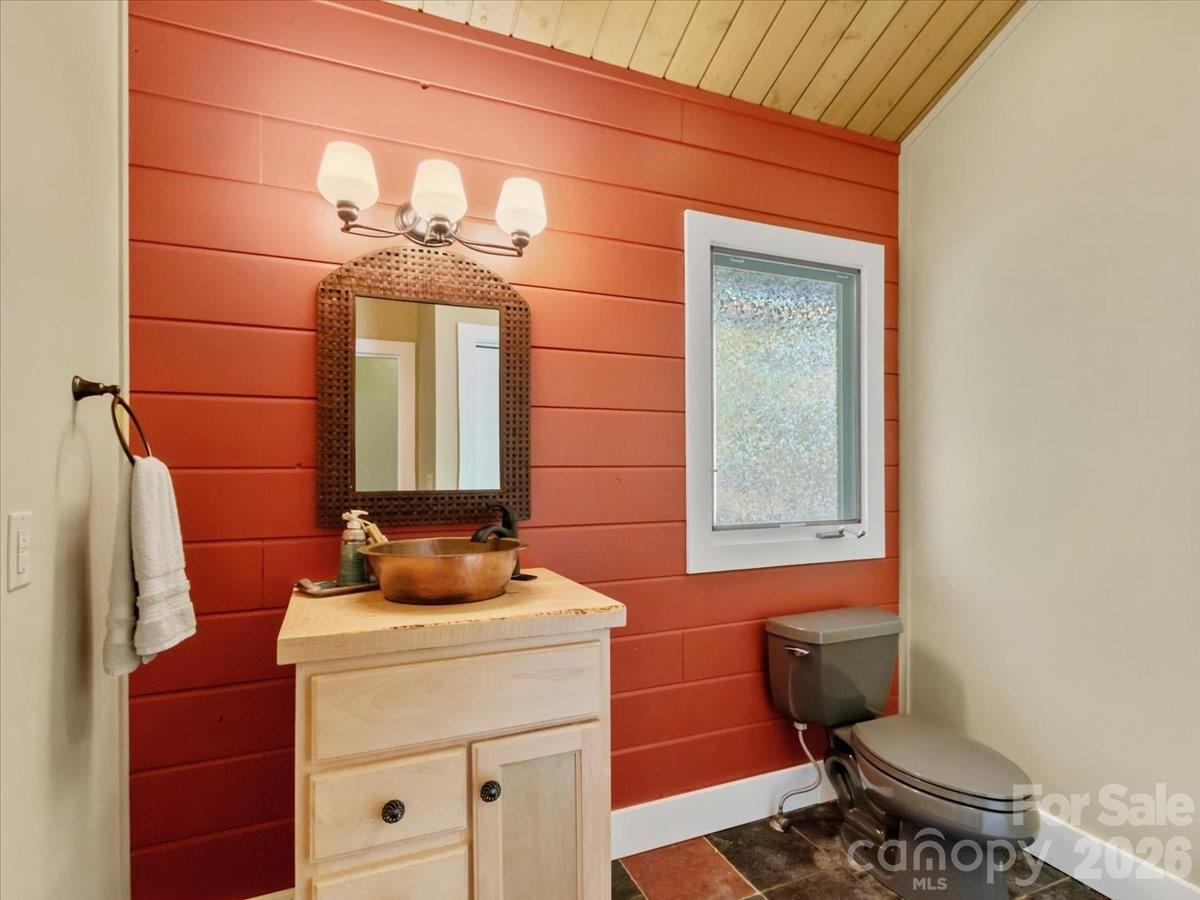 218 Slickrock Road thumbnail image 17