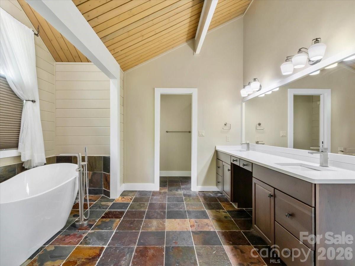 218 Slickrock Road thumbnail image 21