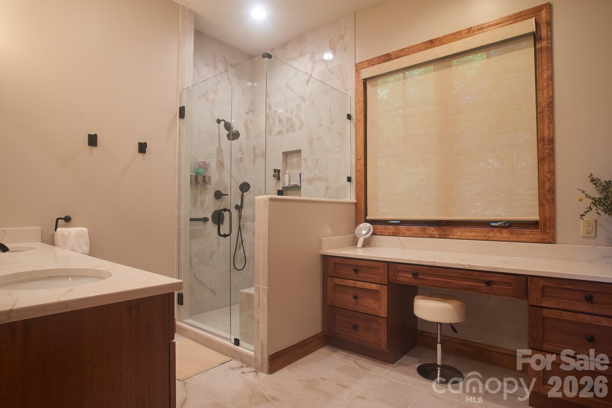 427 Spring Rock Road thumbnail image 13