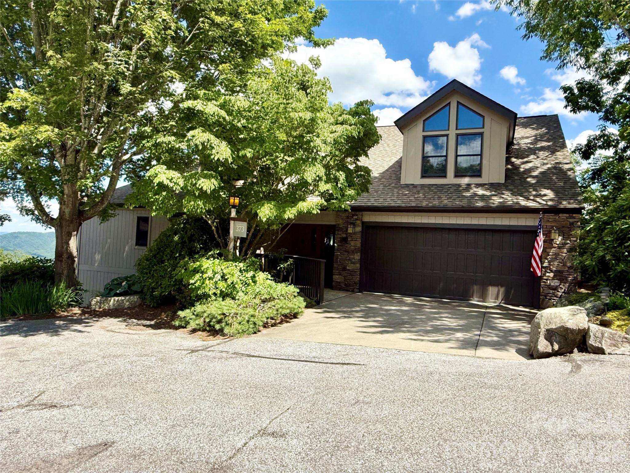 373 Rhododendron Lane thumbnail image 2