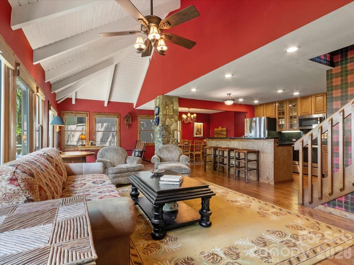 121 Ivy Ridge Road thumbnail image 9