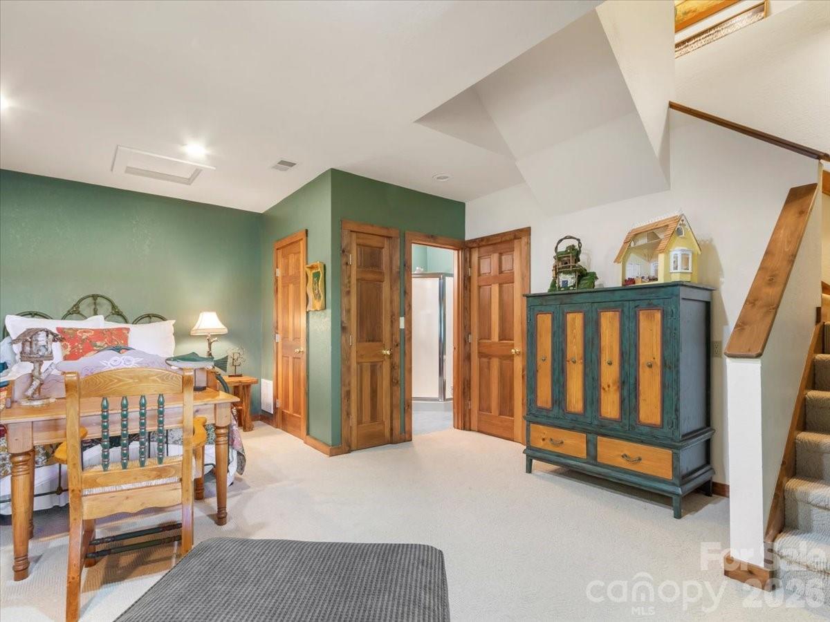 121 Ivy Ridge Road thumbnail image 33