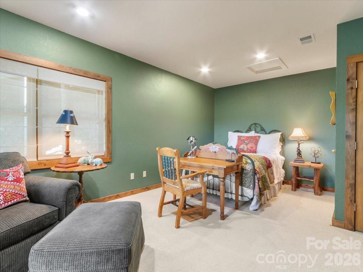 121 Ivy Ridge Road thumbnail image 34