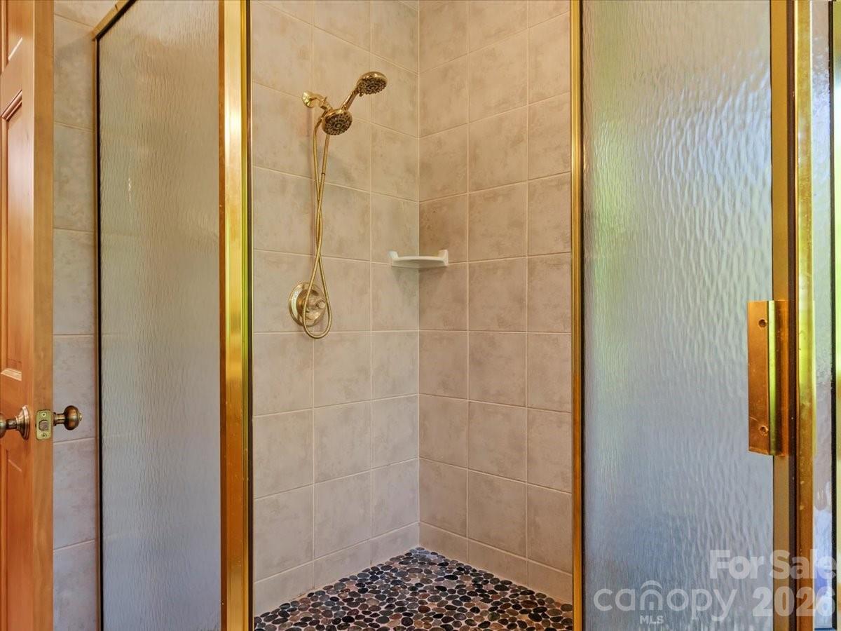 15 Ivy Point Lane thumbnail image 27