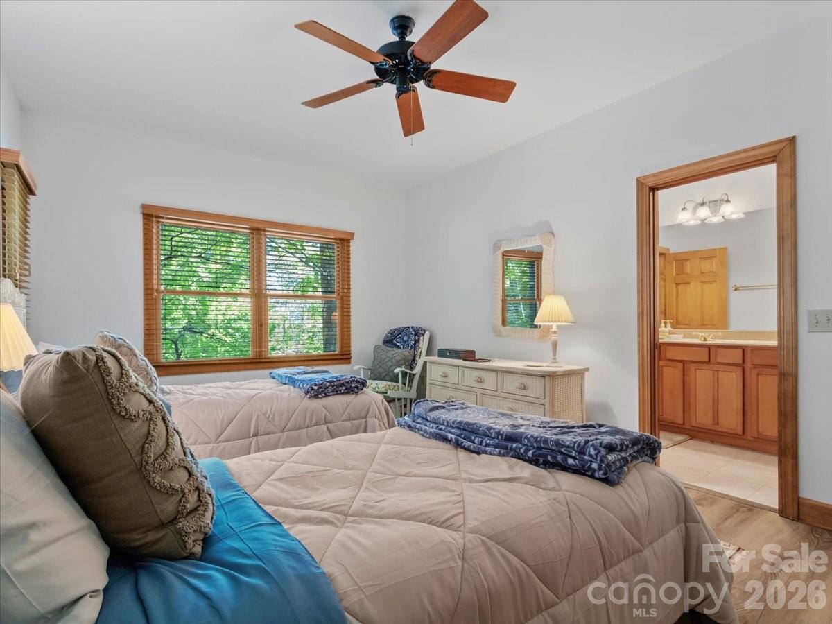 15 Ivy Point Lane thumbnail image 34