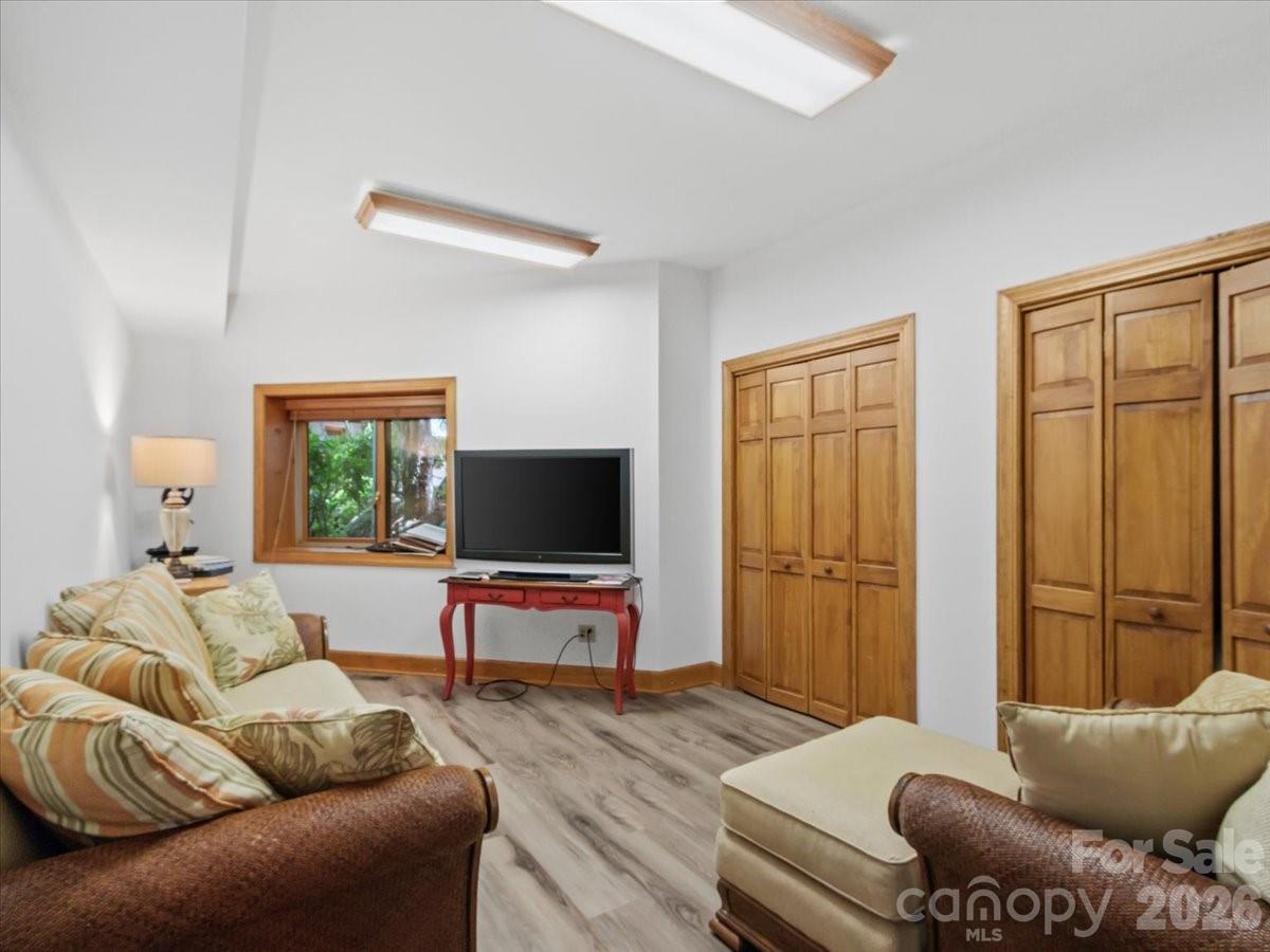 15 Ivy Point Lane thumbnail image 37