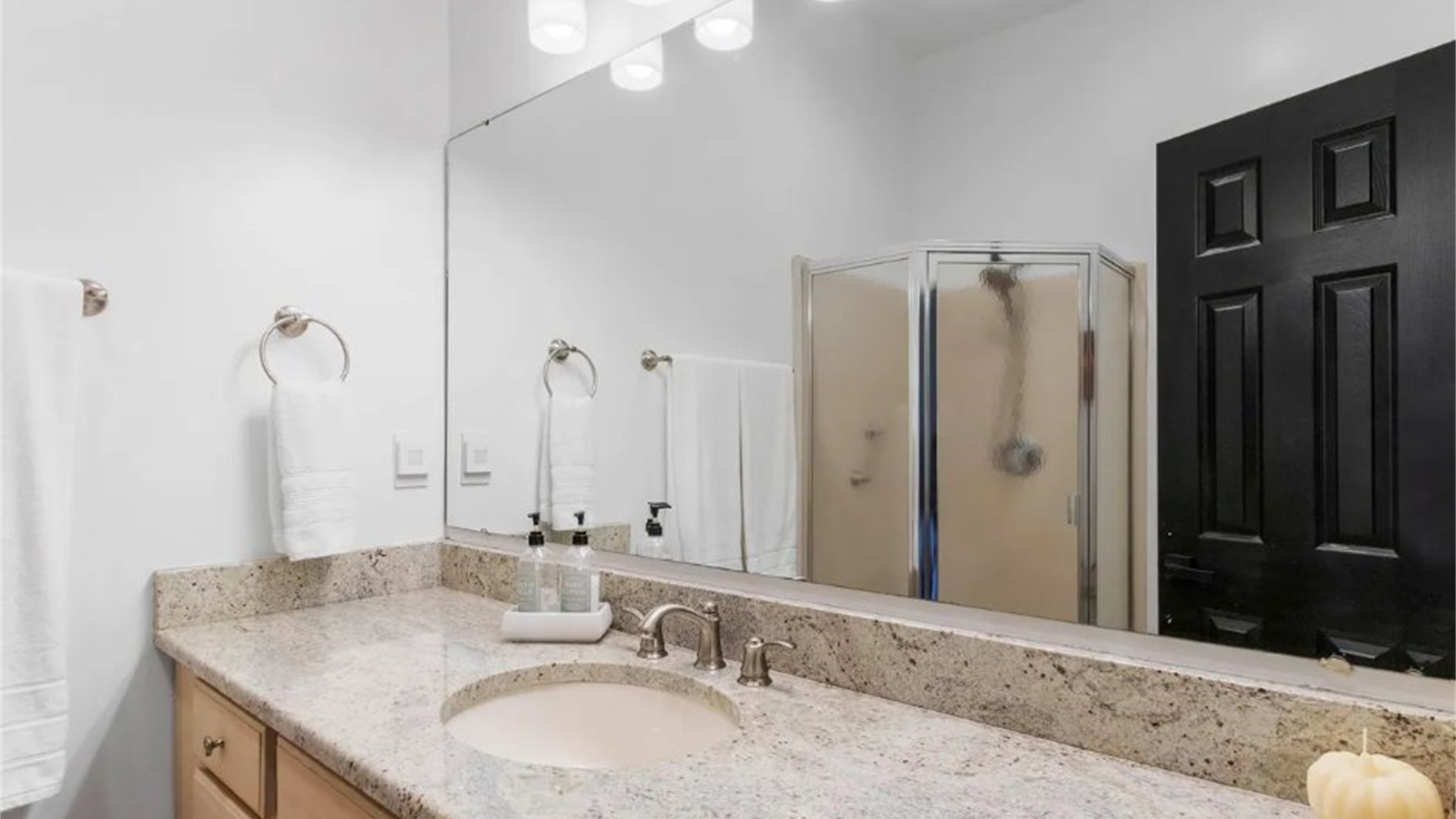 30 Club Villa Court B/5 thumbnail image 48