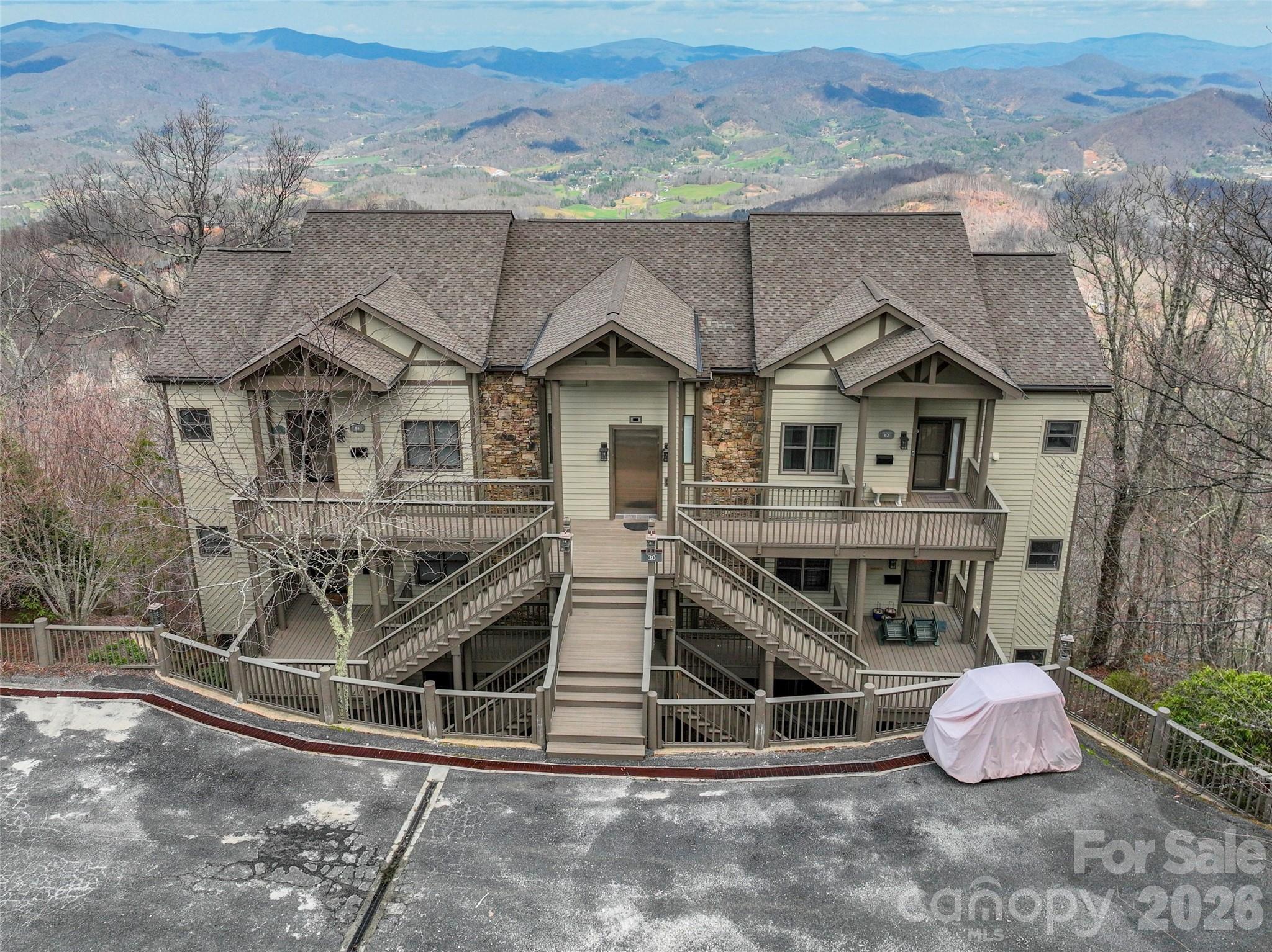 30 Club Villa Court B/5